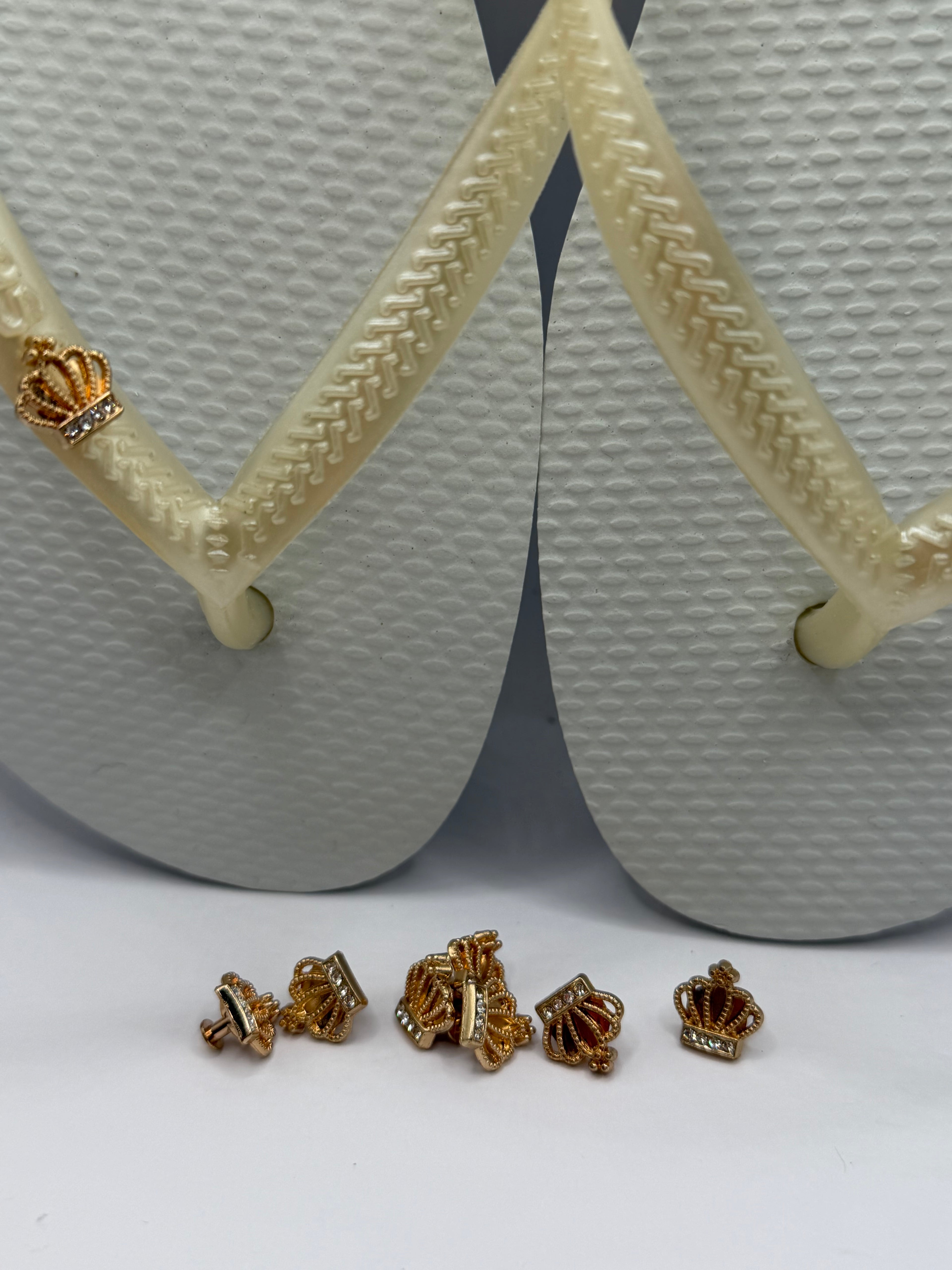 Diamond Flip Flop with Gold Detalis