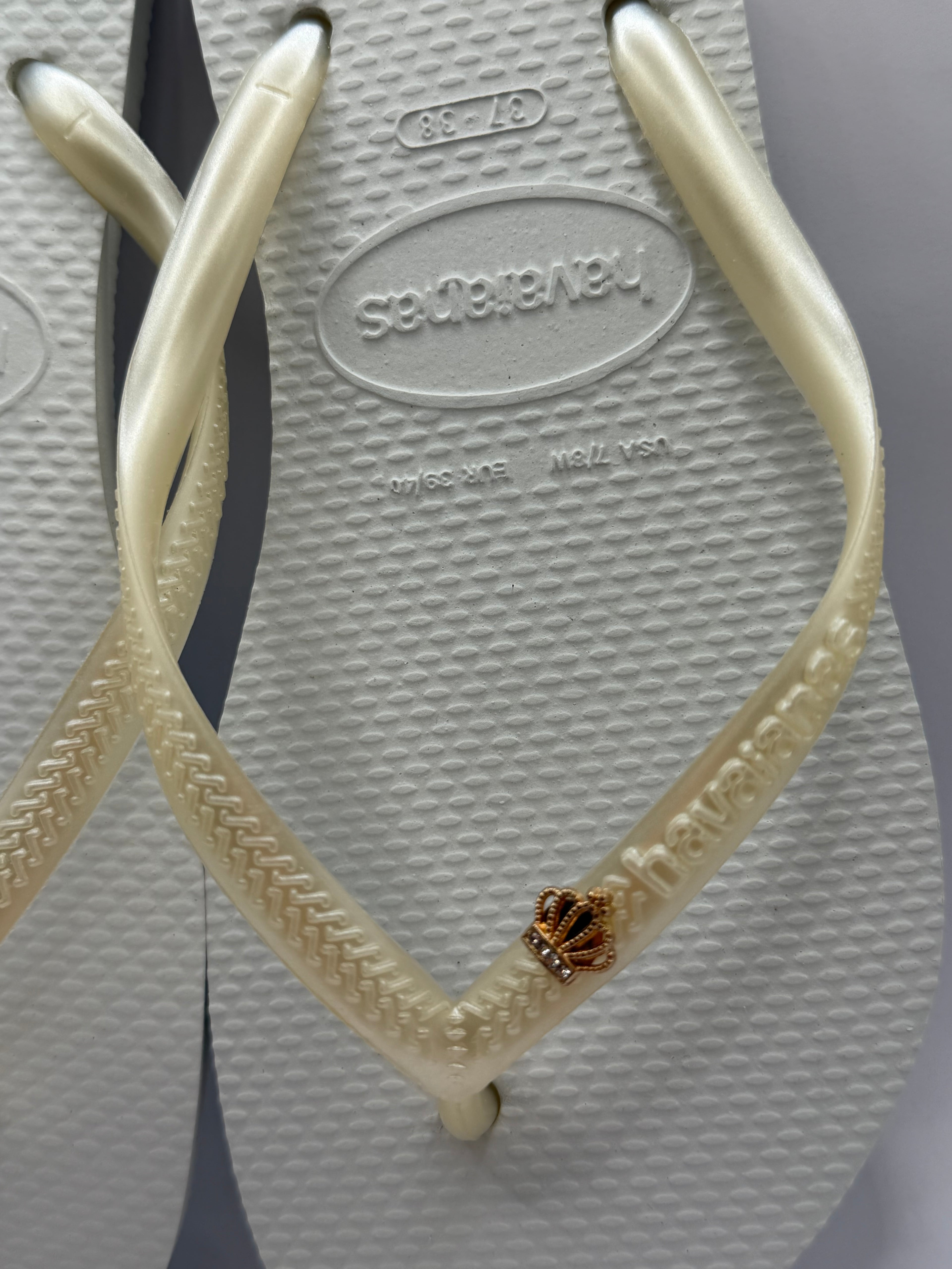 Diamond Flip Flop with Gold Detalis