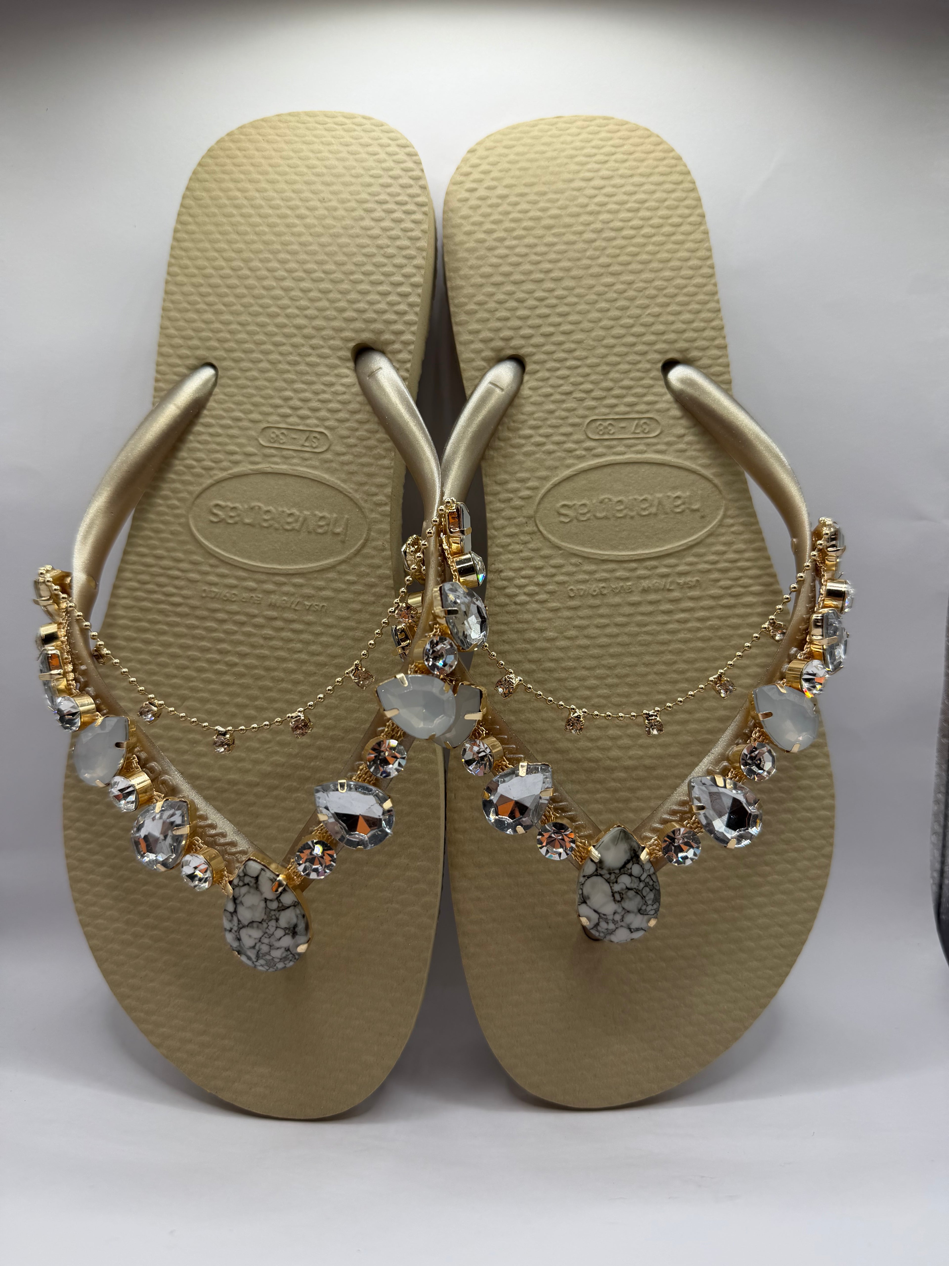Diamond Flip Flop with Charm Crystal  Bege