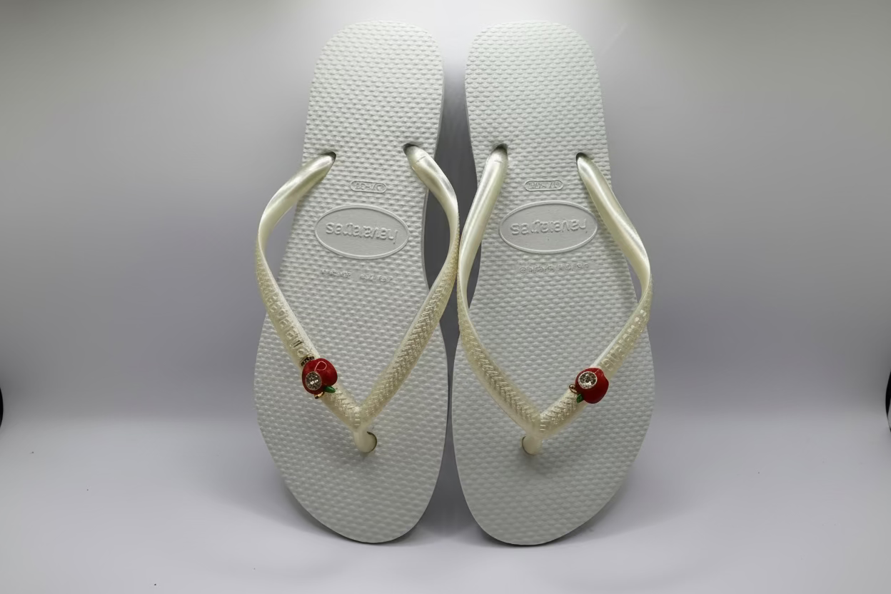Diamond Flip Flop white with Apple details
