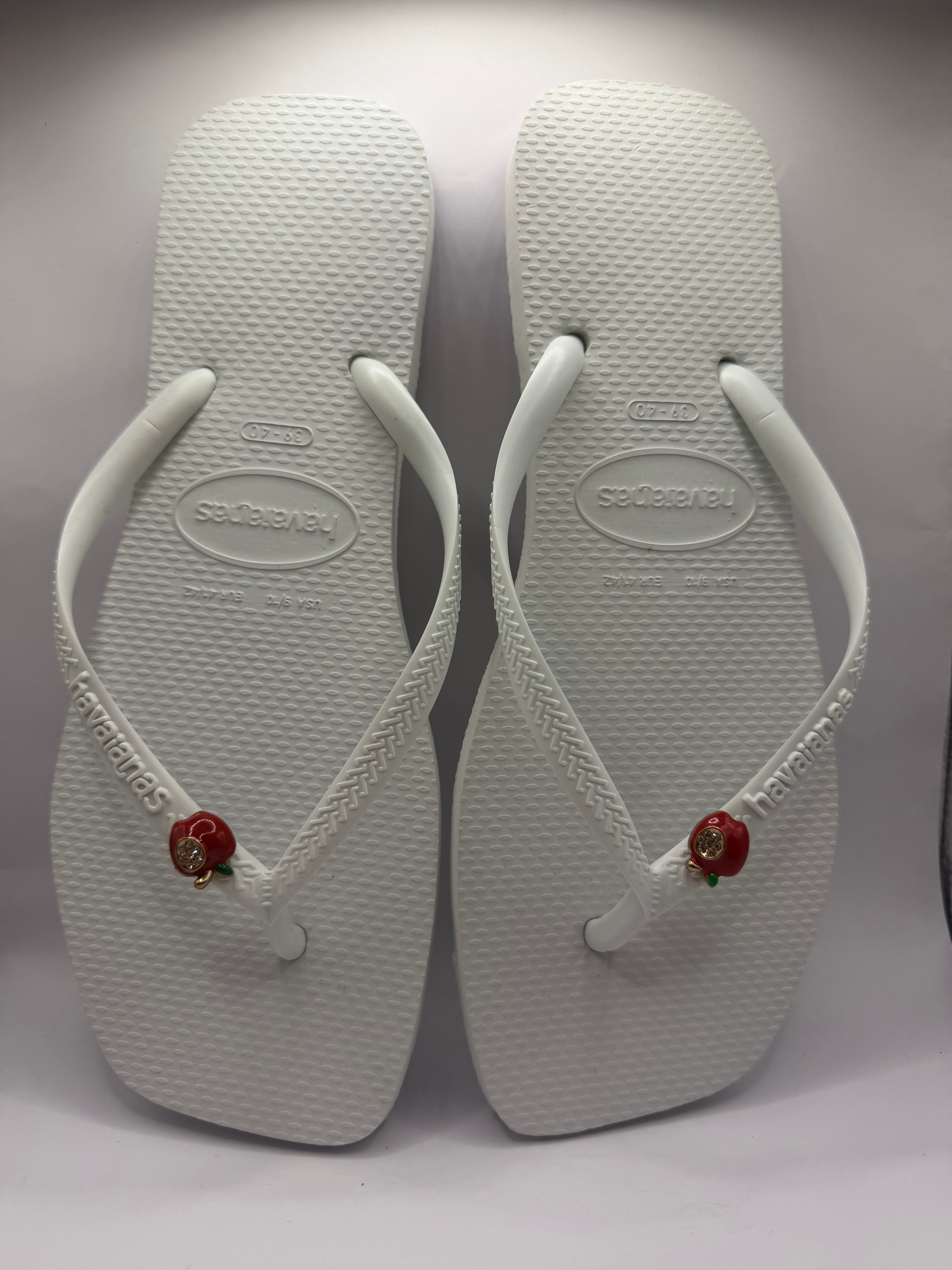 Diamond Flip Flop Square with Apple Detalis White